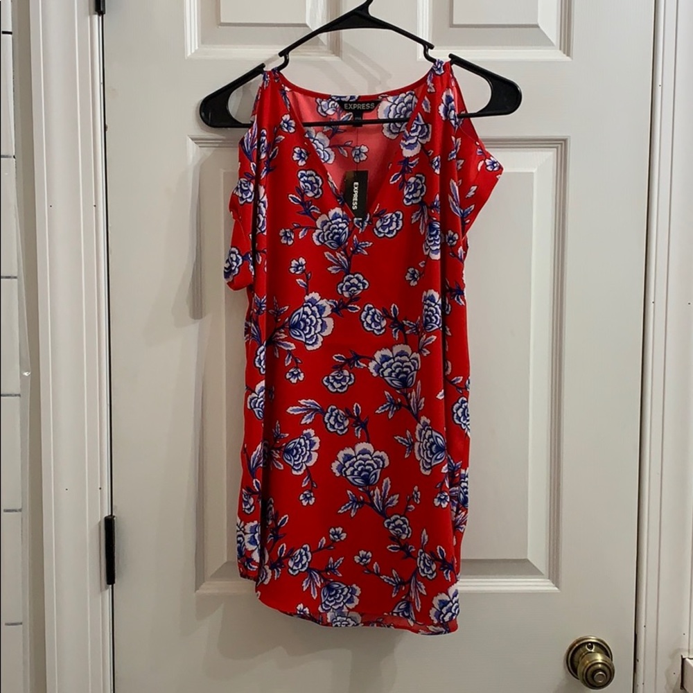 Cold shoulder top